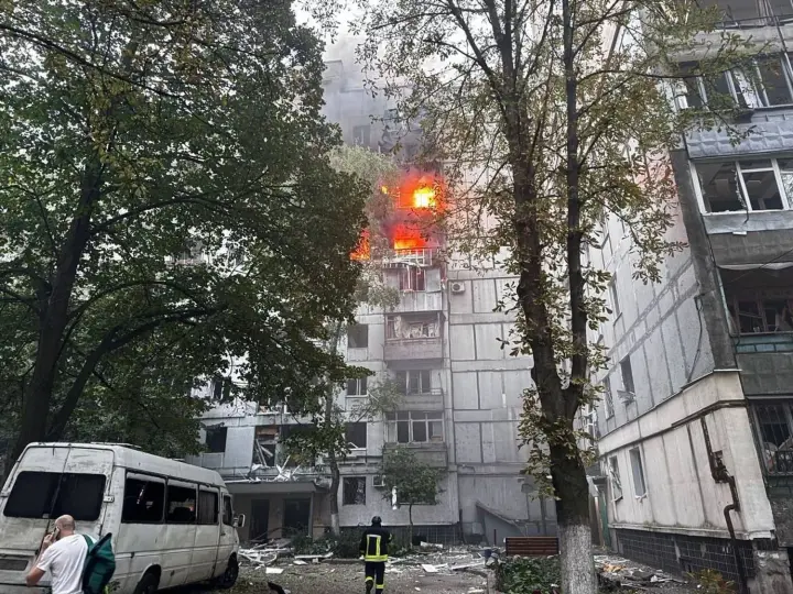 российская ракета попала в жилую многоэтажку Днепра: есть погибший и раненые - ОВА
