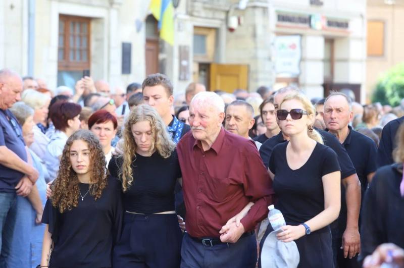 Украина провела в последний путь Андрея Парубия: фото