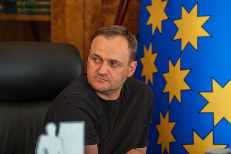 Украина строит антидроновые сети для защиты "дорог жизни" у фронта: Кулеба озвучил детали