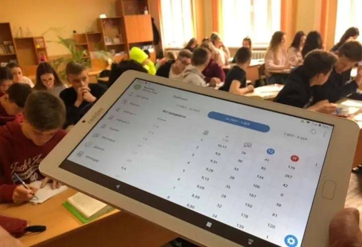 Установление платы для родителей в частном электронном дневнике: образовательный омбудсмен пообещала разобраться