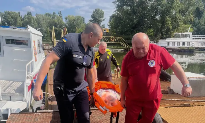 В Кременчуге организована переправа через Днепр после повреждения моста - ГСЧС