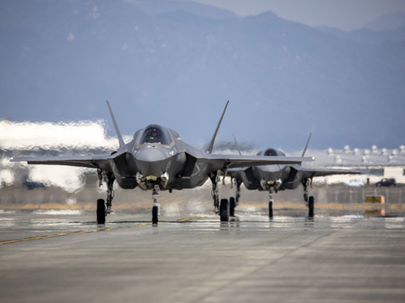 ВС США усиливают "осаду" Венесуэлы при помощи F-35 – Мадуро готовится к "вторжению"