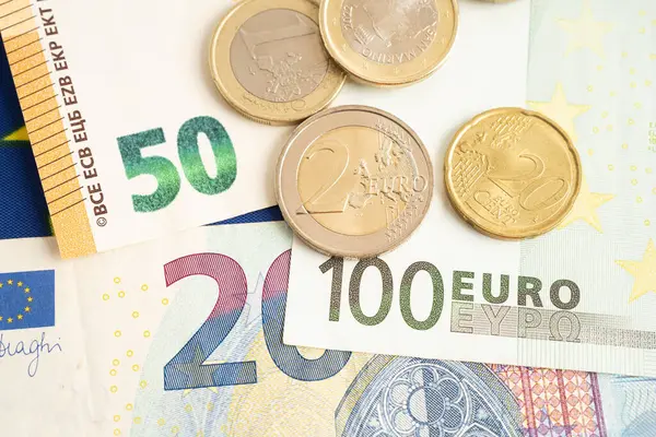 Євро йде до найвищого рівня за чотири роки — на горизонті курс $1,20