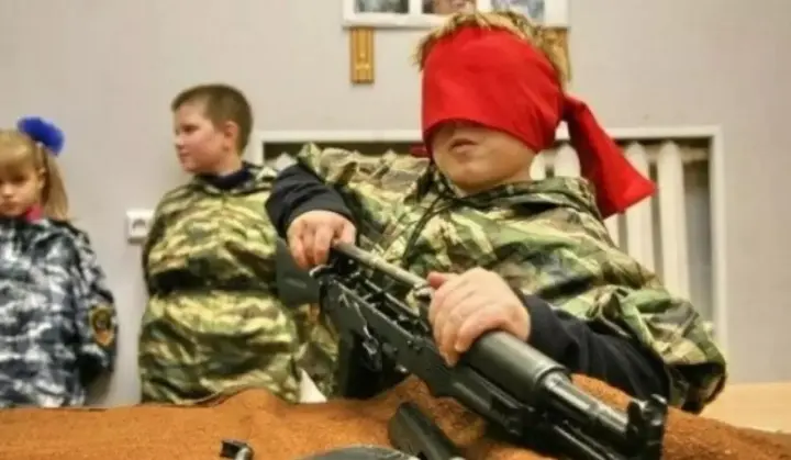 Детям на ВОТ Украины назначенные РФ исполнители "промывают мозги" рассказами о "возвращении русских земель"