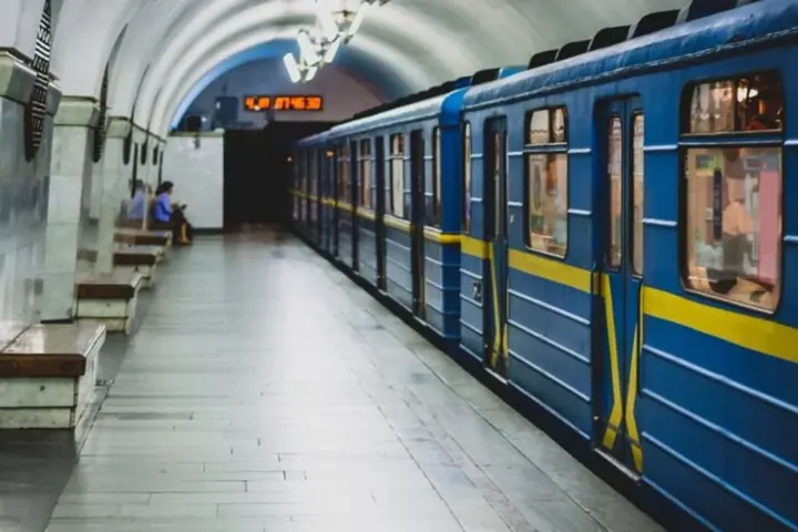 Киевский метрополитен: на всех станциях метро свет есть, информация, распространенная в Telegram-каналах, — фейк