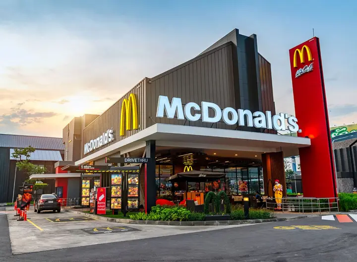 McDonald's запустил сервис заказов в приложении: теперь обед можно оформить и оплатить прямо со смартфона
