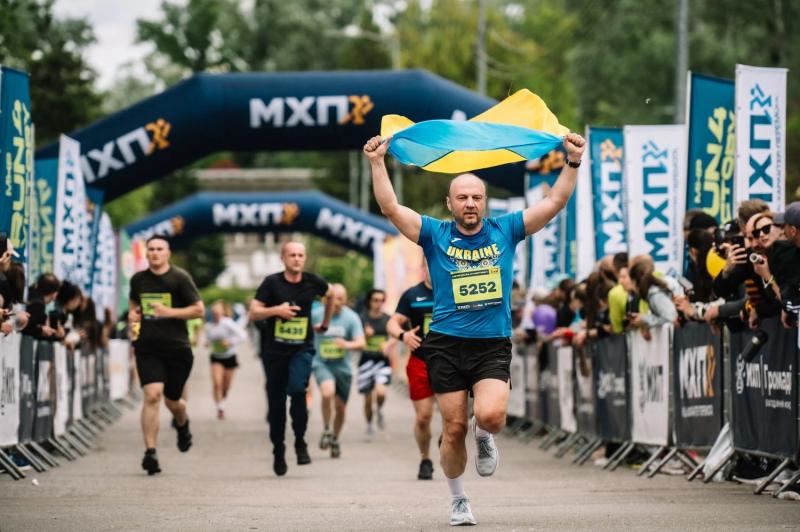 MHP Run4Victory 2025: более 5 миллионов гривен для военных собрали участники благотворительных забегов в пяти городах