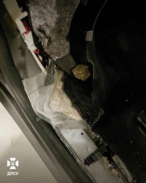 На Львовщине пограничники разоблачили канал поставки наркотиков: изъято более 27 кг на 42 млн грн
