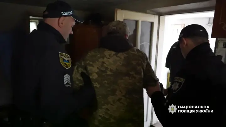 На Львовщине задержали военного в СЗЧ, который пришел в магазин с гранатой