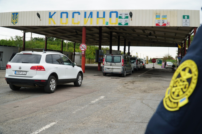 На українсько-угорському кордоні запрацювала система збору біометричних даних