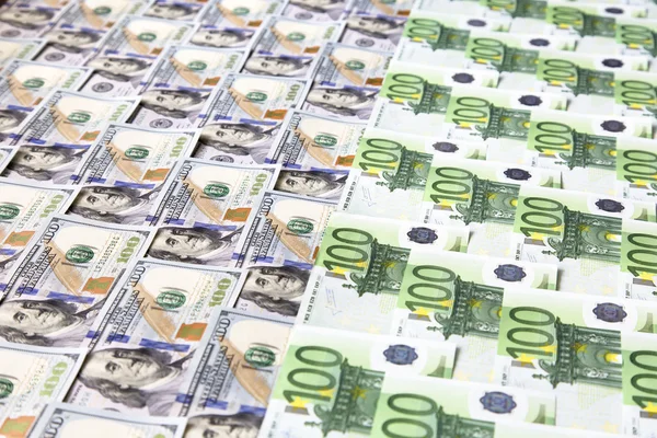 НБУ підвищив курс долара