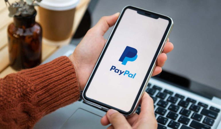 PayPal інтегрує свою платіжну систему у ChatGPT. Акції злетіли на 15%