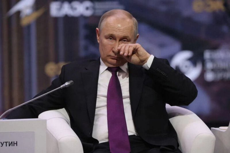 Путин публично опозорился, пытаясь пошутить о запрете поставок унитазов, – диктатора подняли на смех