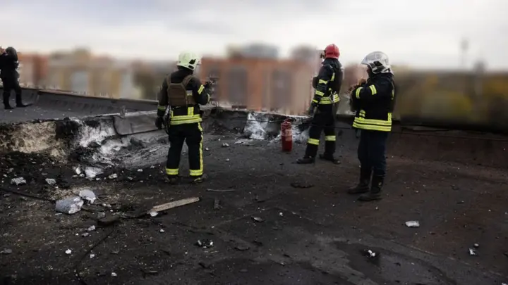 российский беспилотник атаковал Сумы: повреждена кровля многоэтажки
