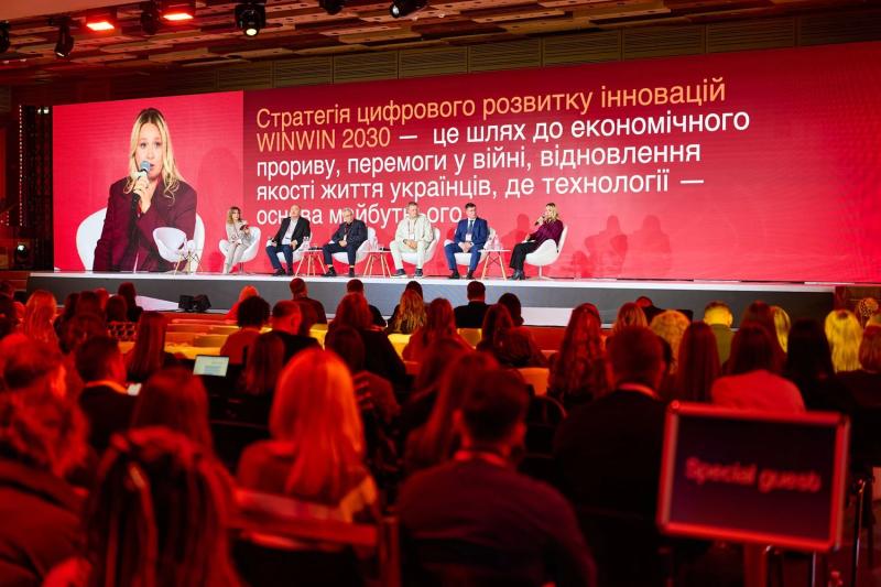 Украина создает культуру долголетия: на AM SUMMIT 2025 объявили курс на нацстратегию Age Management
