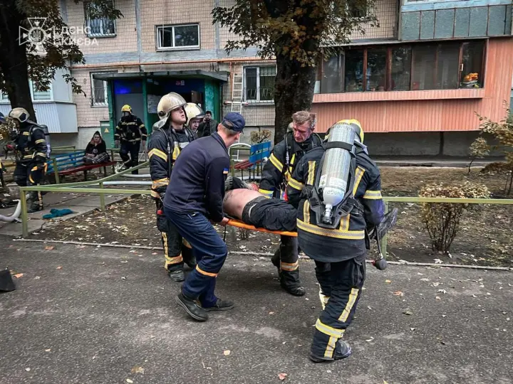 В многоэтажке Киева вспыхнул пожар, спасены 7 человек, среди них 3 ребенка – ГСЧС