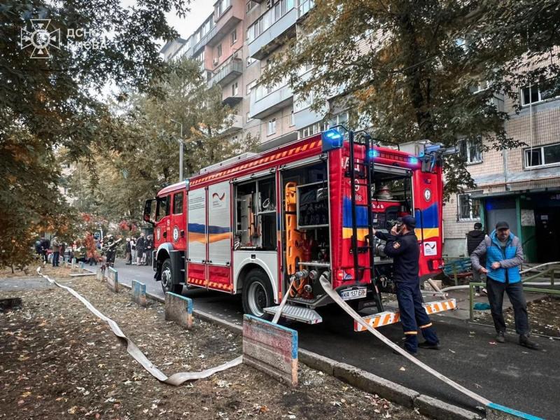 В многоэтажке Киева вспыхнул пожар, спасены 7 человек, среди них 3 ребенка – ГСЧС
