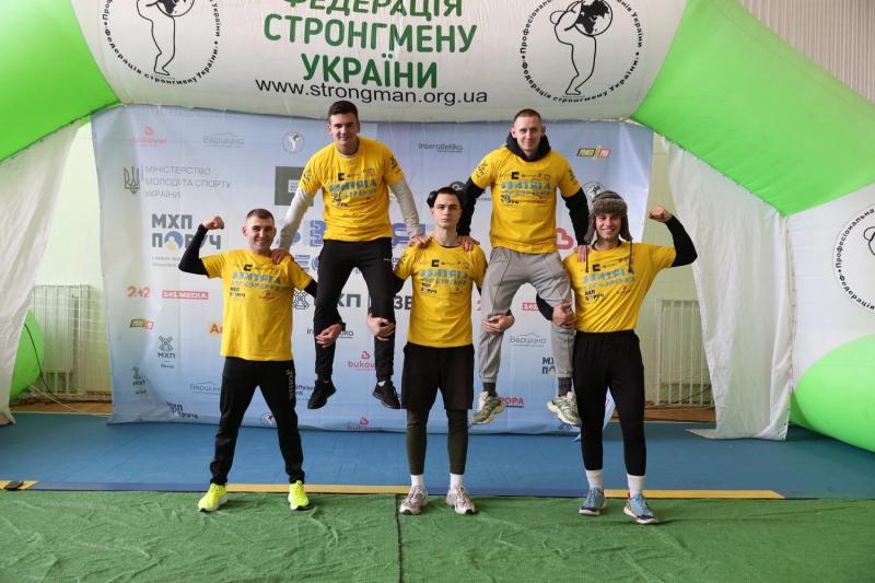 "Звитяга Нескорених": в Мироновке ветераны протянули 36 тонн и установили рекорд Украины
