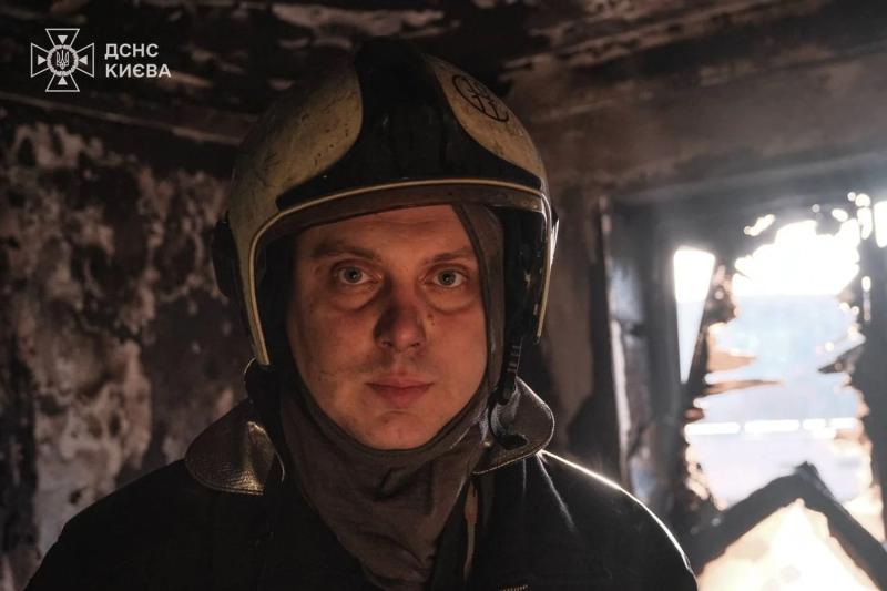 Атака РФ на Киев: в столице спасатель приехал на вызов тушить пожар в собственной квартире