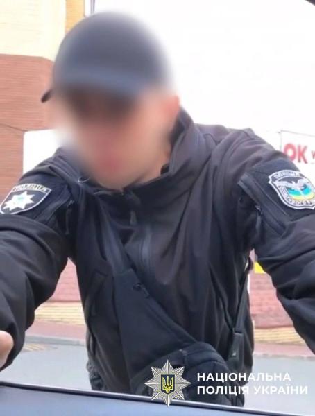 Более 10 блогеров привлечены к ответственности за ношение полицейской формы ради видео и "лайков" - полиция Киева