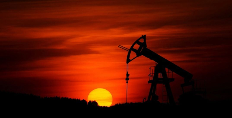 Цены на нефть пошли вниз после нового решения ОПЕК+: чего опасаются инвесторы – Reuters