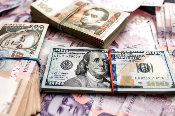 Курс гривня/долар в листопаді може вийти вище позначки 42,5 — Український інститут майбутнього