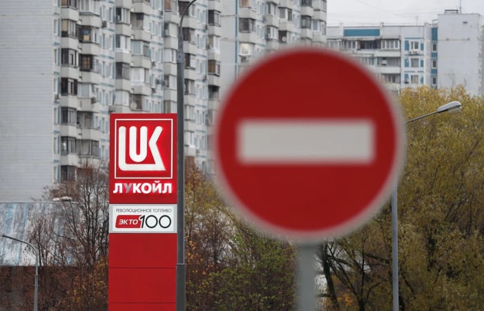 «Лукойл» під загрозою: Блокування угоди зі США може призвести до втрати активів на 14 млрд євро