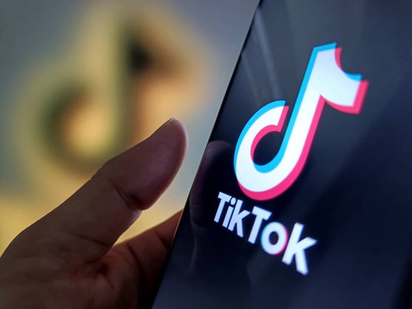 Мінфін та Податкова розповіли, скільки податків мають сплачувати блогери TikTok