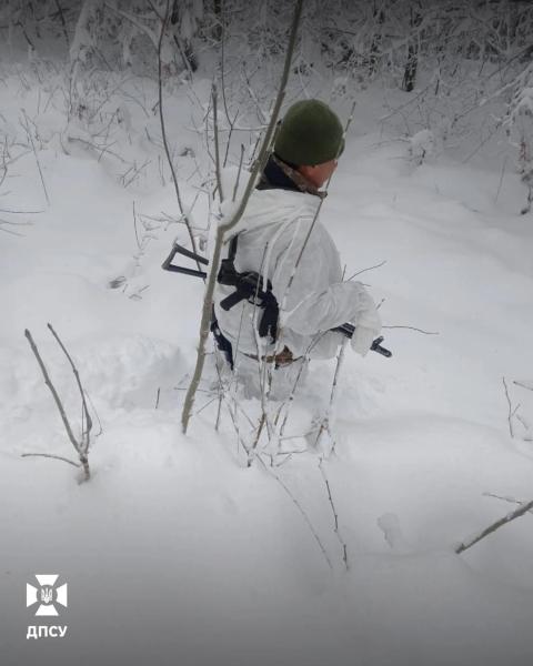 На Львовщине намело до полуметра снега: пограничники показали фото и дали советы туристам