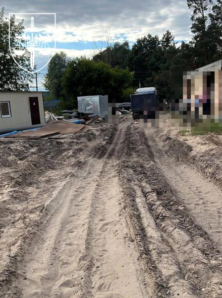 Нанесли ущерб государству на миллионы гривен: трем лицам, незаконно добывшим тысячи кубометров песка на Киевщине, объявили подозрение