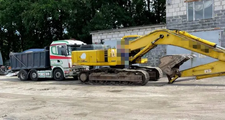 Нанесли ущерб государству на миллионы гривен: трем лицам, незаконно добывшим тысячи кубометров песка на Киевщине, объявили подозрение