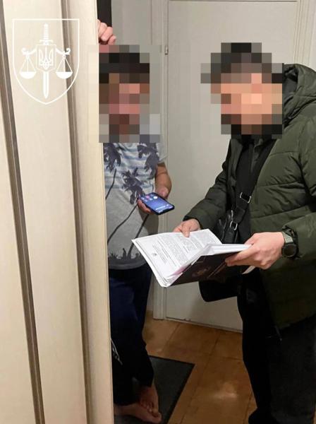 Нанесли ущерб государству на миллионы гривен: трем лицам, незаконно добывшим тысячи кубометров песка на Киевщине, объявили подозрение