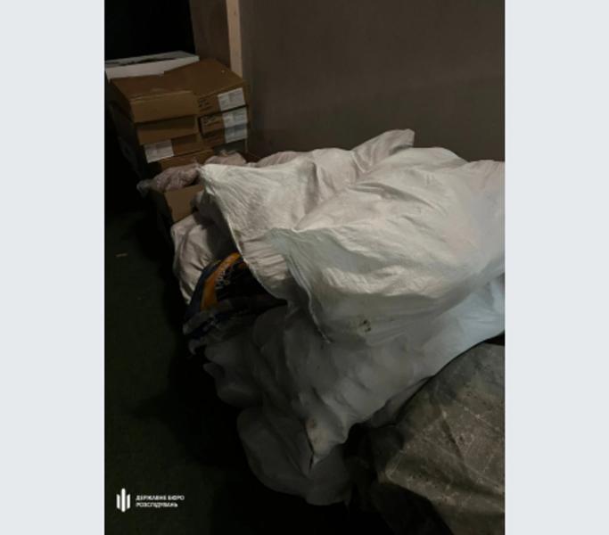 Наворовали еды для военных: начальница столовой вместе с подчиненными зарабатывали миллионы на махинациях с продуктами