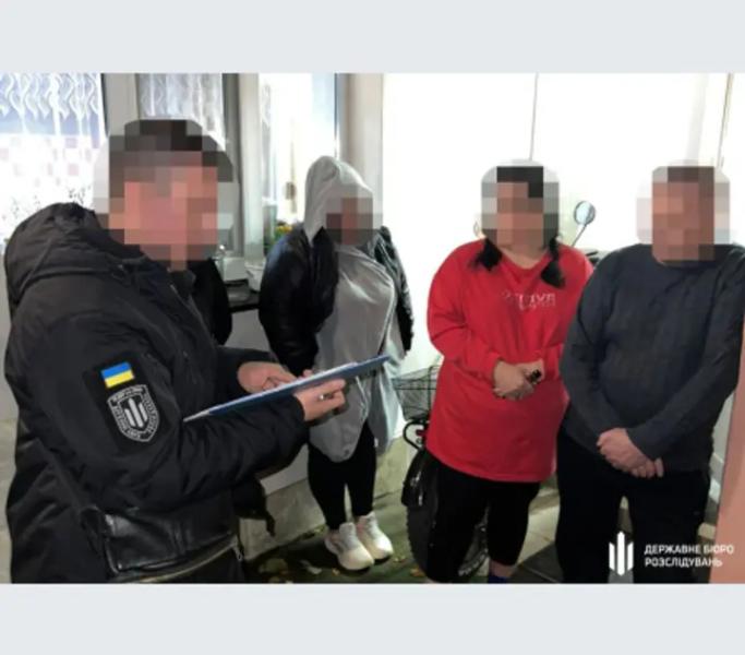 Наворовали еды для военных: начальница столовой вместе с подчиненными зарабатывали миллионы на махинациях с продуктами