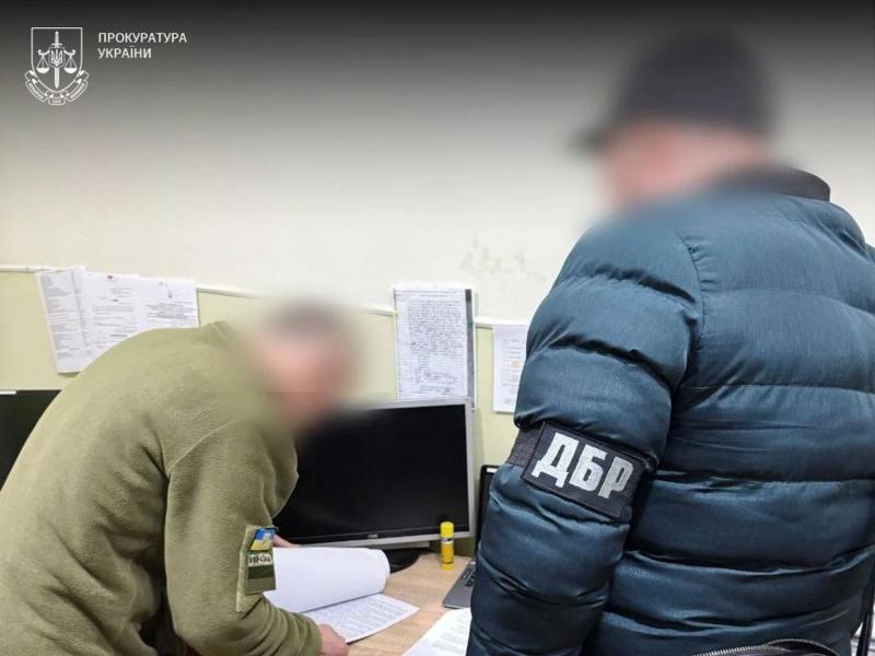 Помогли более 120 мужчинам незаконно выехать из Украины: на Волыни пять пограничников получили подозрение