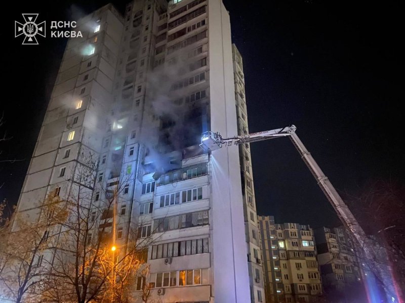 Последствия массированного удара РФ по жилым кварталам Киева: число жертв растет, развернуты штабы помощи