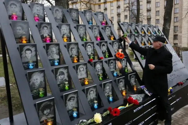 Правительство повысило выплаты семьям Героев Небесной Сотни &ndash; Минсоцполитики