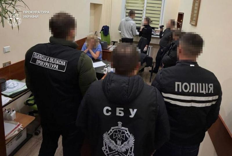 Правоохранители разоблачили схемы незаконного пересечения границы и взяточничества в двух областях Украины - Офис генпрокурора