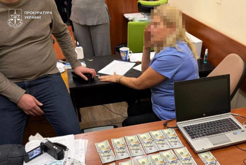 Правоохранители разоблачили схемы незаконного пересечения границы и взяточничества в двух областях Украины - Офис генпрокурора