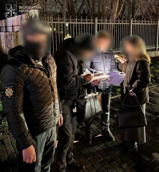 Правоохранители разоблачили схемы незаконного пересечения границы и взяточничества в двух областях Украины - Офис генпрокурора