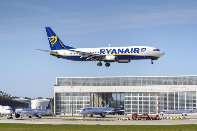 Ryanair переходить на цифру: Авіакомпанія скасовує друковані посадкові талони