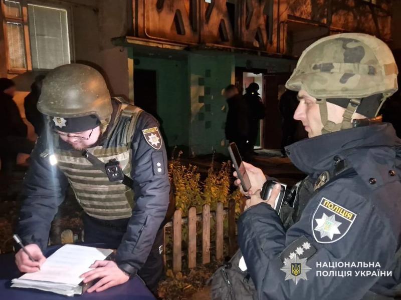 Стрелял из автоматического оружия на улице: в Чернигове задержали вооруженного мужчину