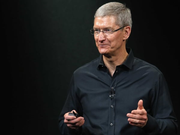 Тім Кук може залишити посаду гендиректора Apple у 2026 році. Хто його замінить