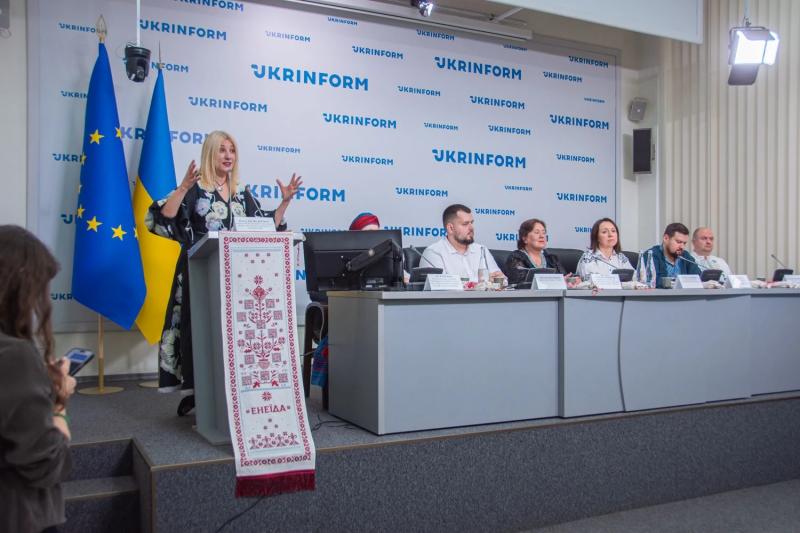 В Украине презентовали уникальный гастрономический рушник "ЭНЕИДА"