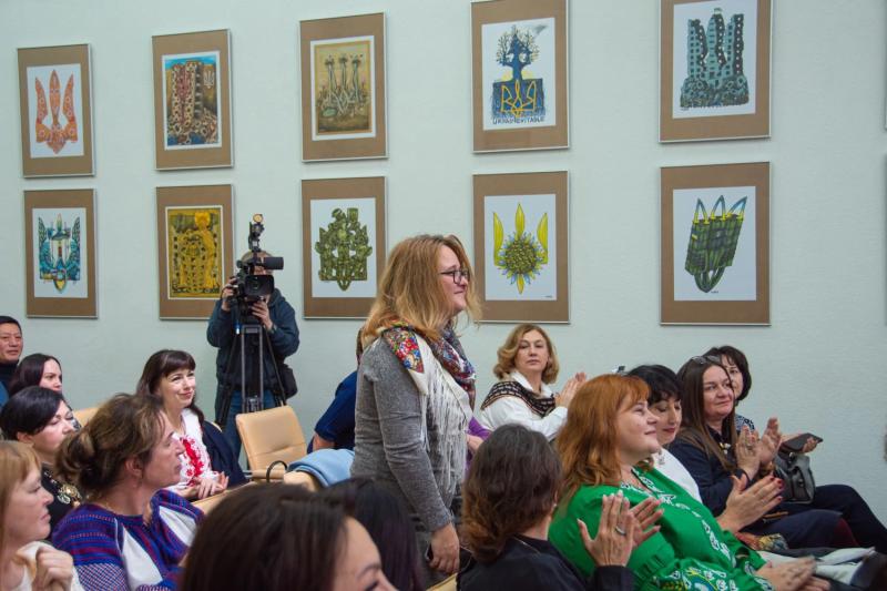 В Украине презентовали уникальный гастрономический рушник "ЭНЕИДА"