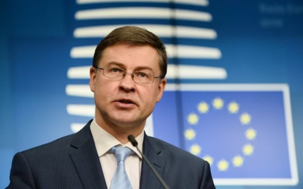 ЄС хоче пом'якшити правила щодо штучного інтелекту та конфіденційності даних