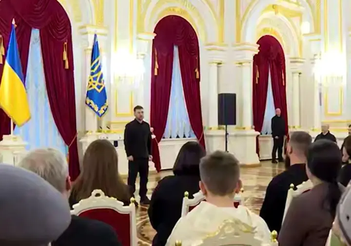 Зеленский наградил военных высшими государственными наградами и пообещал, что Украина "отомстит за каждого героя"