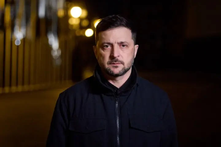 Зеленский призвал украинцев быть очень внимательными к воздушным тревогам в ближайшие дни
