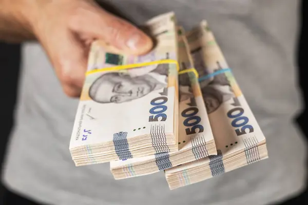 «Зимова підтримка»: понад 150 тисяч українців подали заявки на виплату 6 500 грн