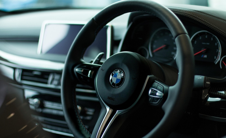 BMW ускладнює ремонт «своїми руками»: нові гвинти не відкрутити звичайним інструментом
